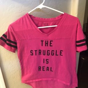 Graphic T crop in front